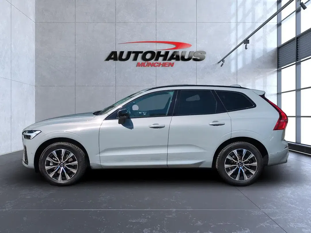 Volvo XC60 Plus Dark - Thumbnail 8