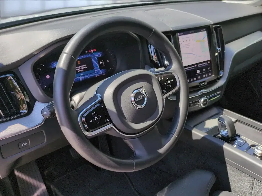 Volvo XC60 Plus Dark - Thumbnail 12