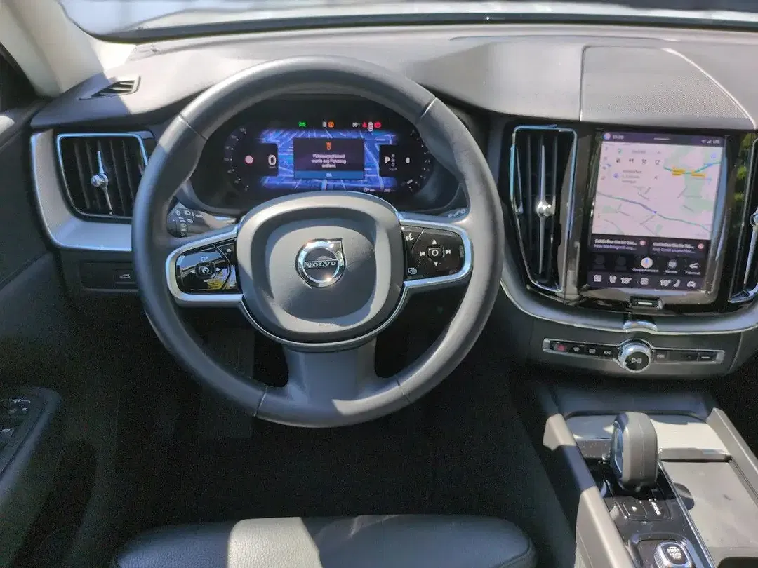 Volvo XC60 Plus Dark - Thumbnail 17
