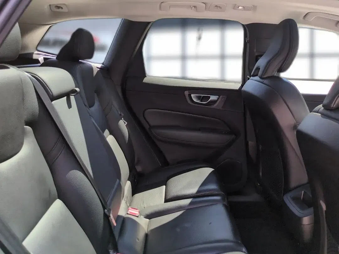 Volvo XC60 Plus Dark - Thumbnail 19