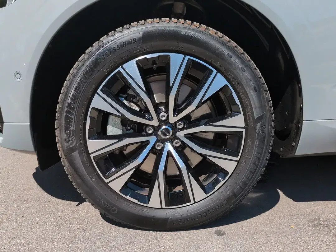 Volvo XC60 Plus Dark - Thumbnail 22