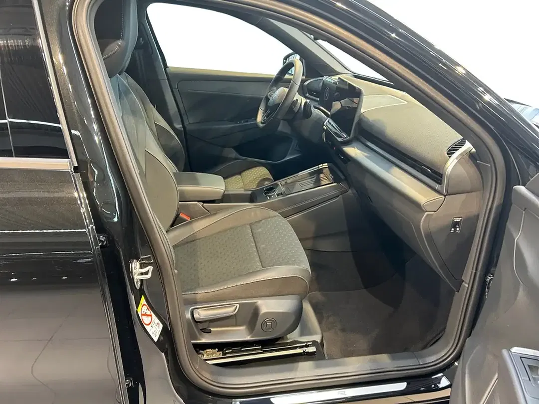 Volkswagen T-Roc 1.5 eTSI R-Line Style - Thumbnail 8