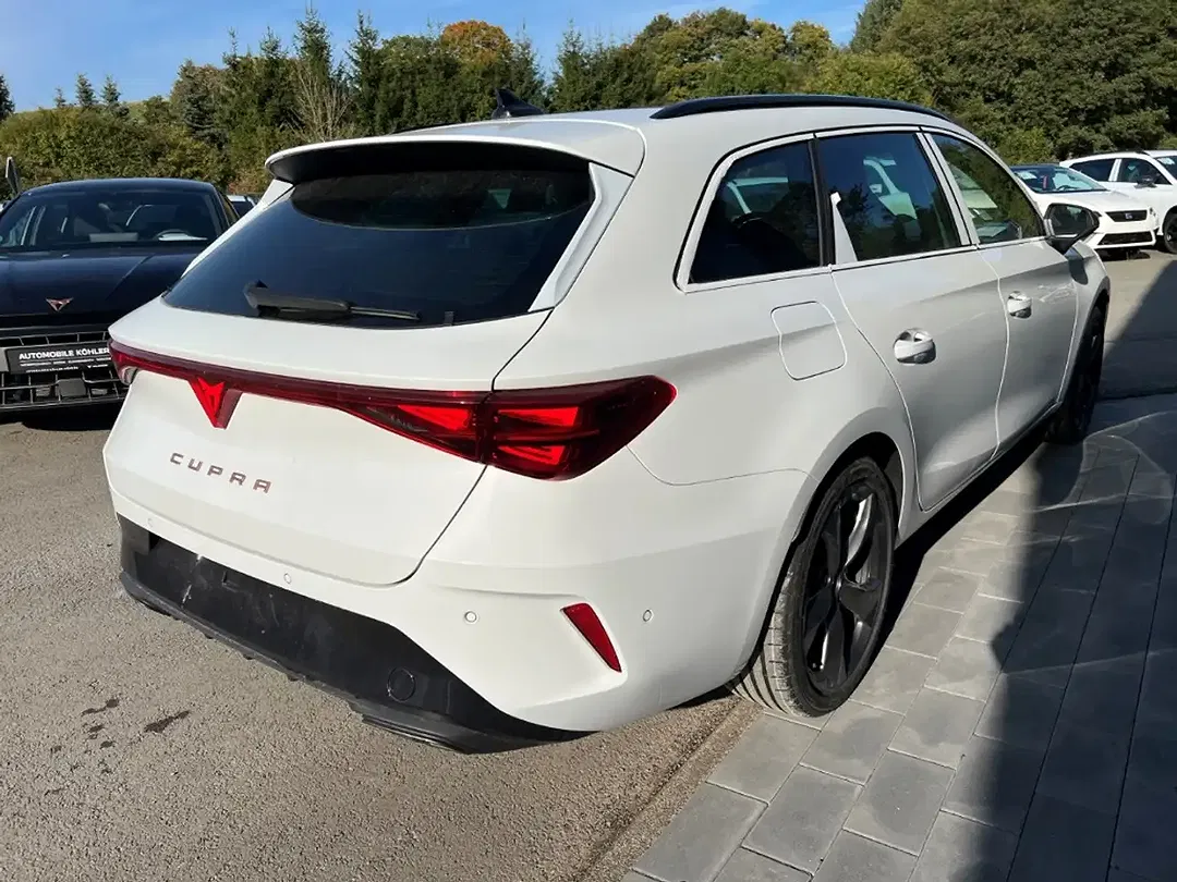 CUPRA Leon 2.0 TSI DSG 4Drive Sportstourer - Thumbnail 3