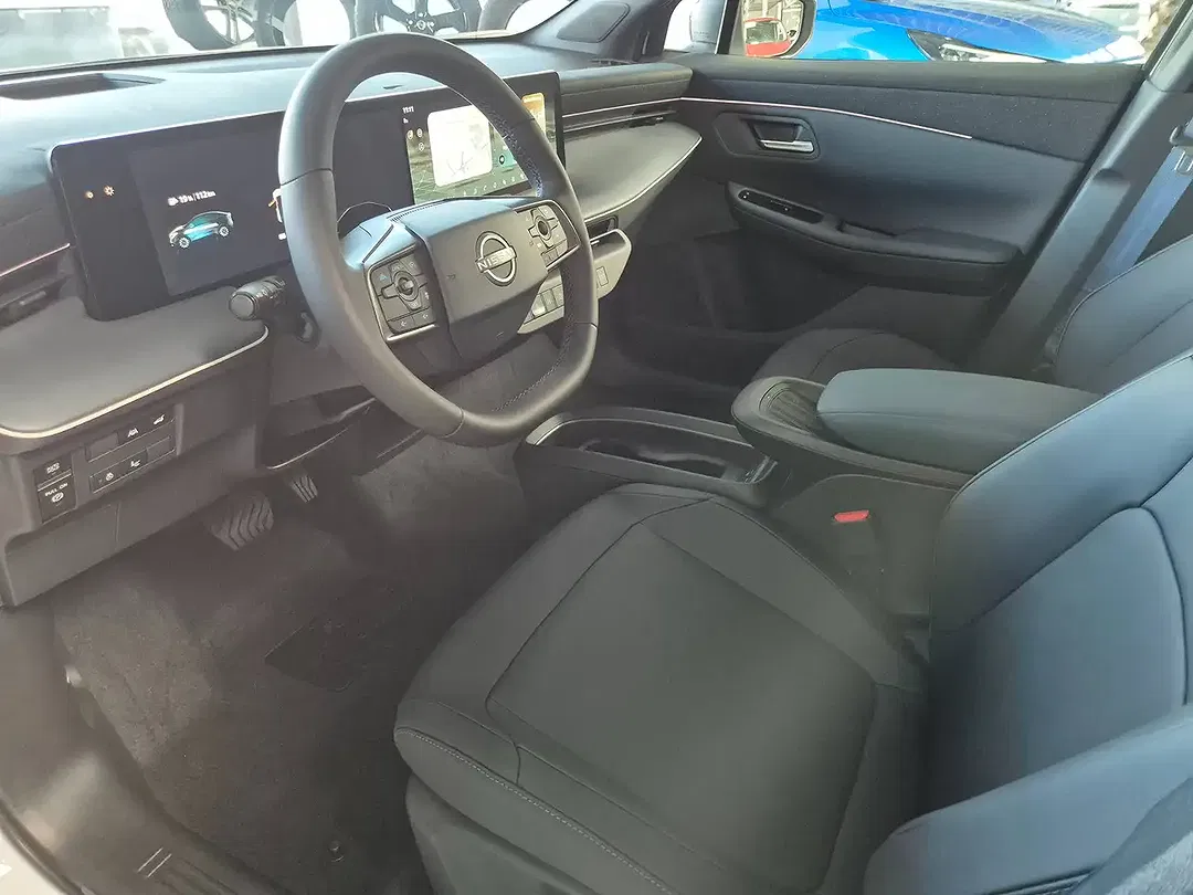 Nissan Leaf - Thumbnail 8
