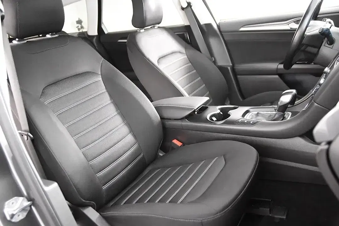 Ford Mondeo 2.0 Hybrid - foto 2