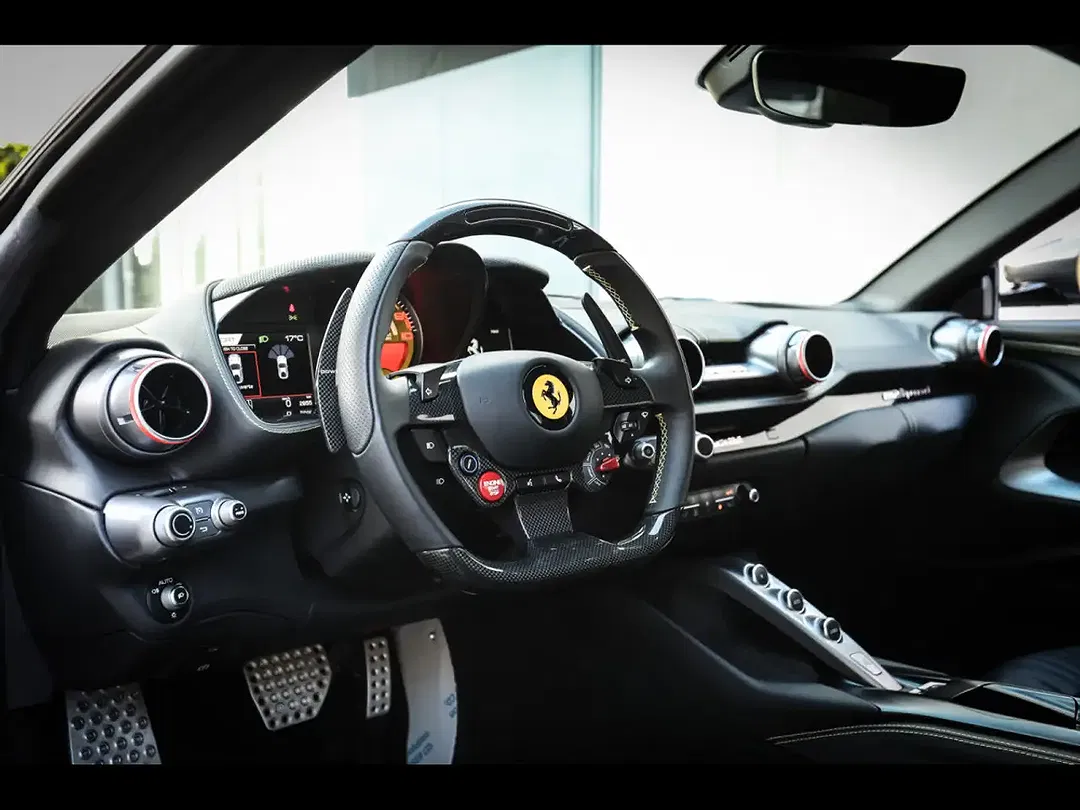 Ferrari 812 6.5 V12 Superfast - Thumbnail 12