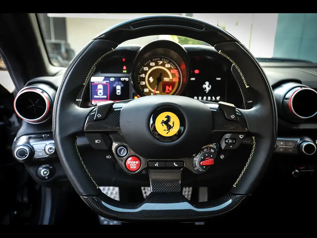 Ferrari 812 6.5 V12 Superfast - Thumbnail 14