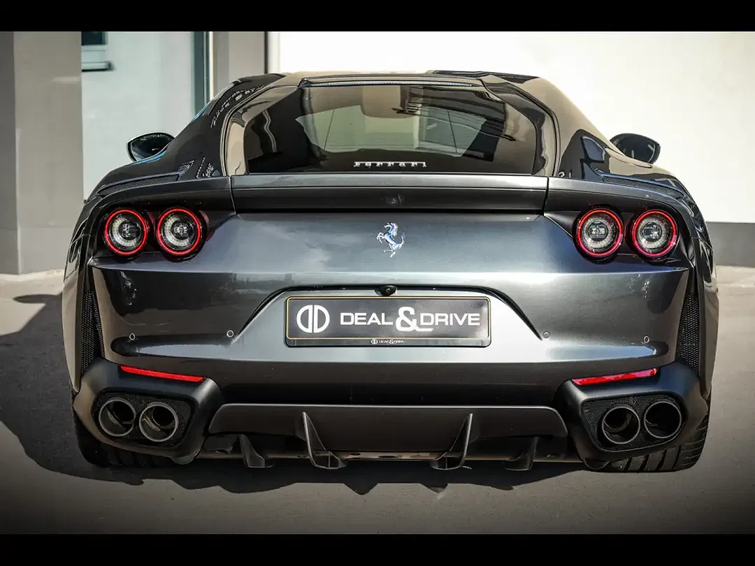 Ferrari 812 6.5 V12 Superfast - Thumbnail 4