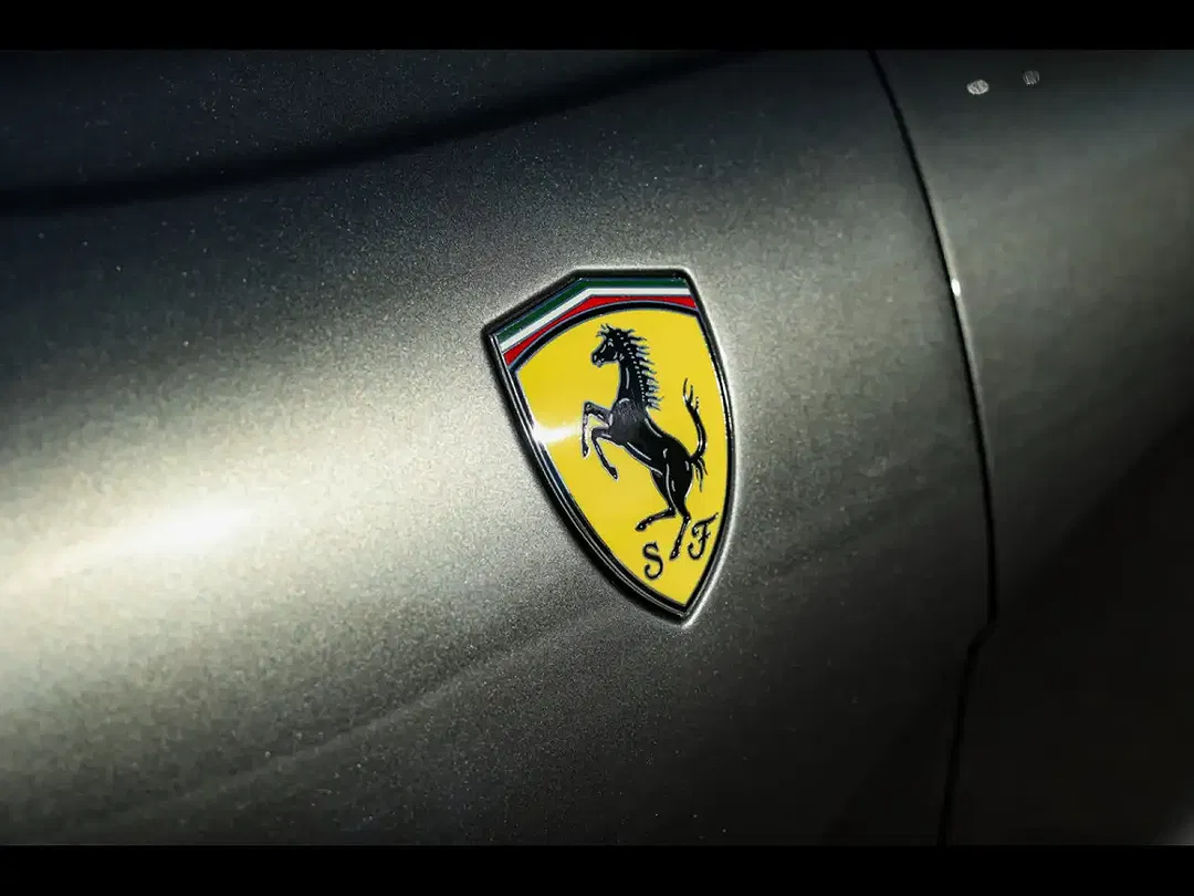 Ferrari 812 6.5 V12 Superfast - Thumbnail 9
