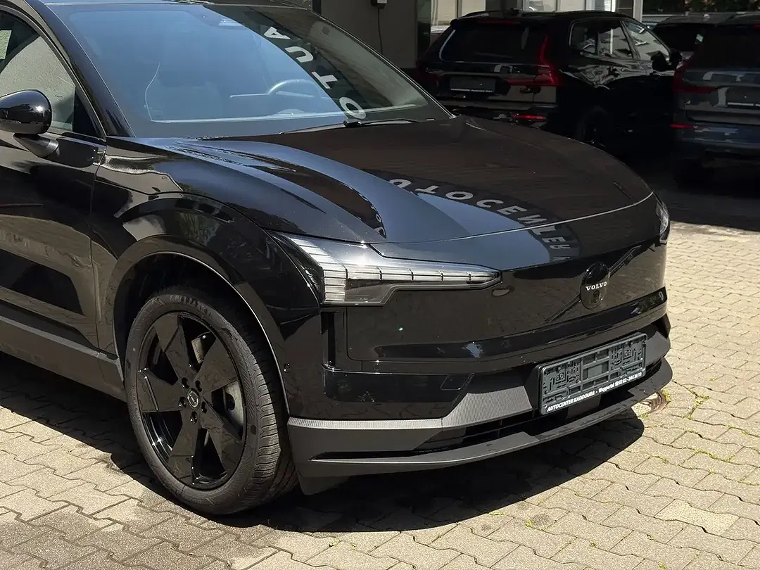 Volvo EX30 Twin Motor Plus Black Edition - Thumbnail 8
