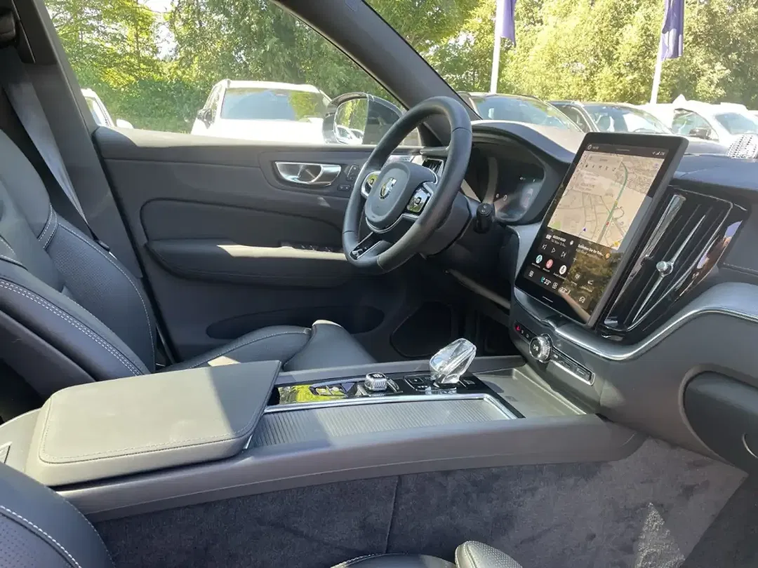 Volvo XC60 T8 PHEV Hybrid AWD Ultra Black Edition - Thumbnail 10