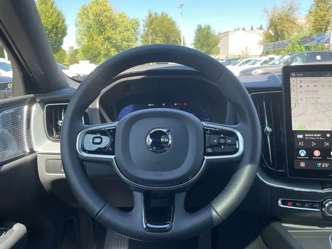 Volvo XC60 T8 PHEV Hybrid AWD Ultra Black Edition - Thumbnail 14
