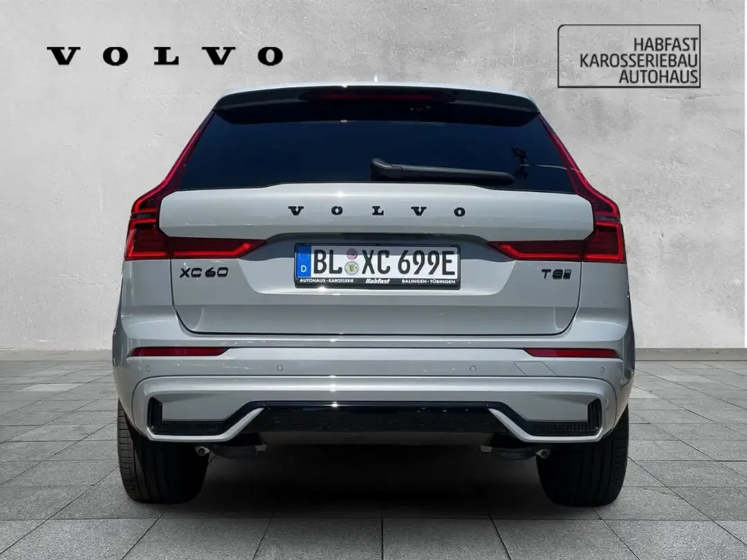 Volvo XC60 T8 PHEV Hybrid AWD Ultra Black Edition - Thumbnail 4