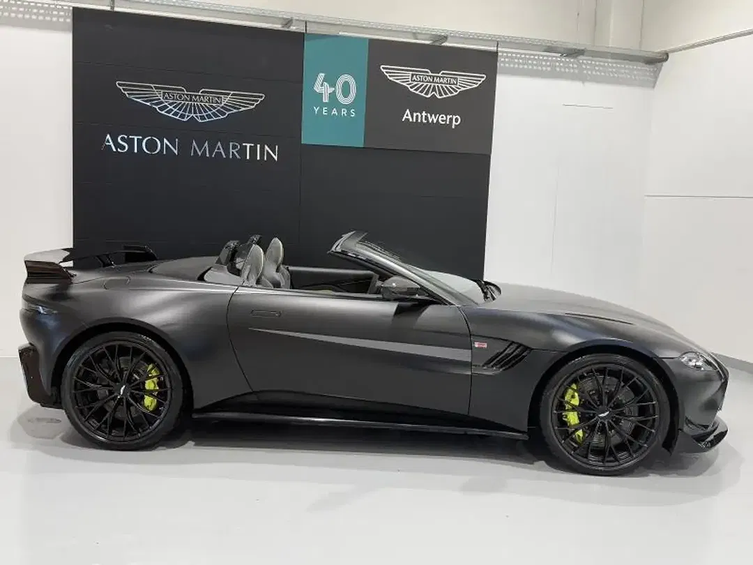 Aston Martin V8 Roadster - Thumbnail 4