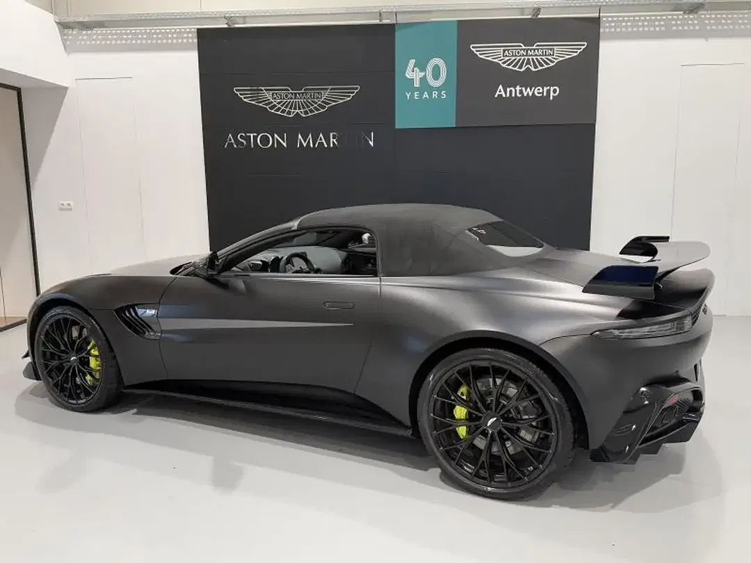 Aston Martin V8 Roadster - Thumbnail 6