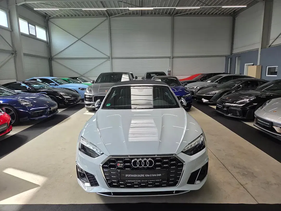 Audi S5 quattro Cabriolet - Thumbnail 3