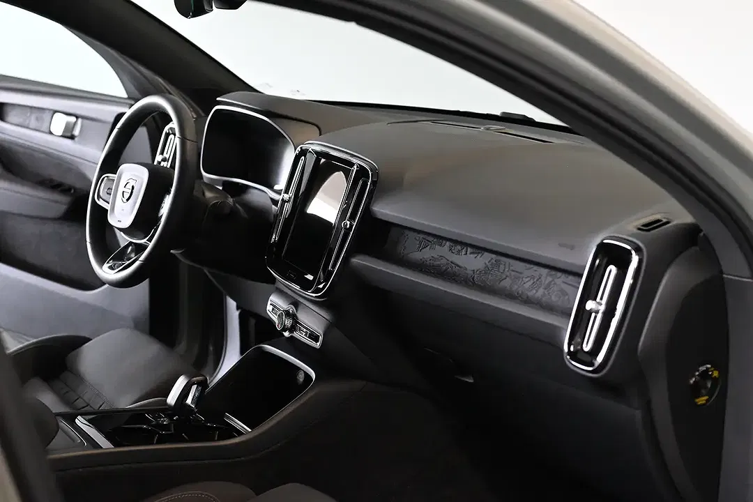 Volvo C40 EV Recharge Plus - Thumbnail 10