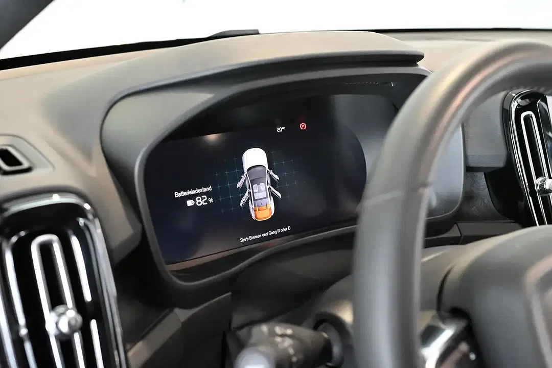 Volvo C40 EV Recharge Plus - Thumbnail 14