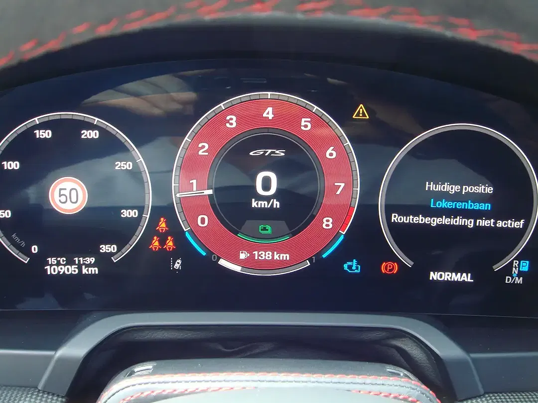 Porsche 911 Hybrid GTS - Thumbnail 11