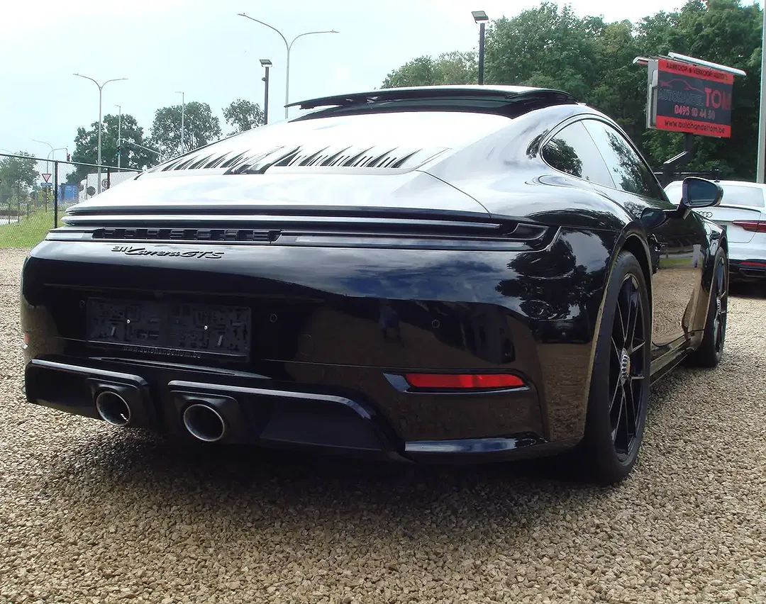 Porsche 911 Hybrid GTS - Thumbnail 3