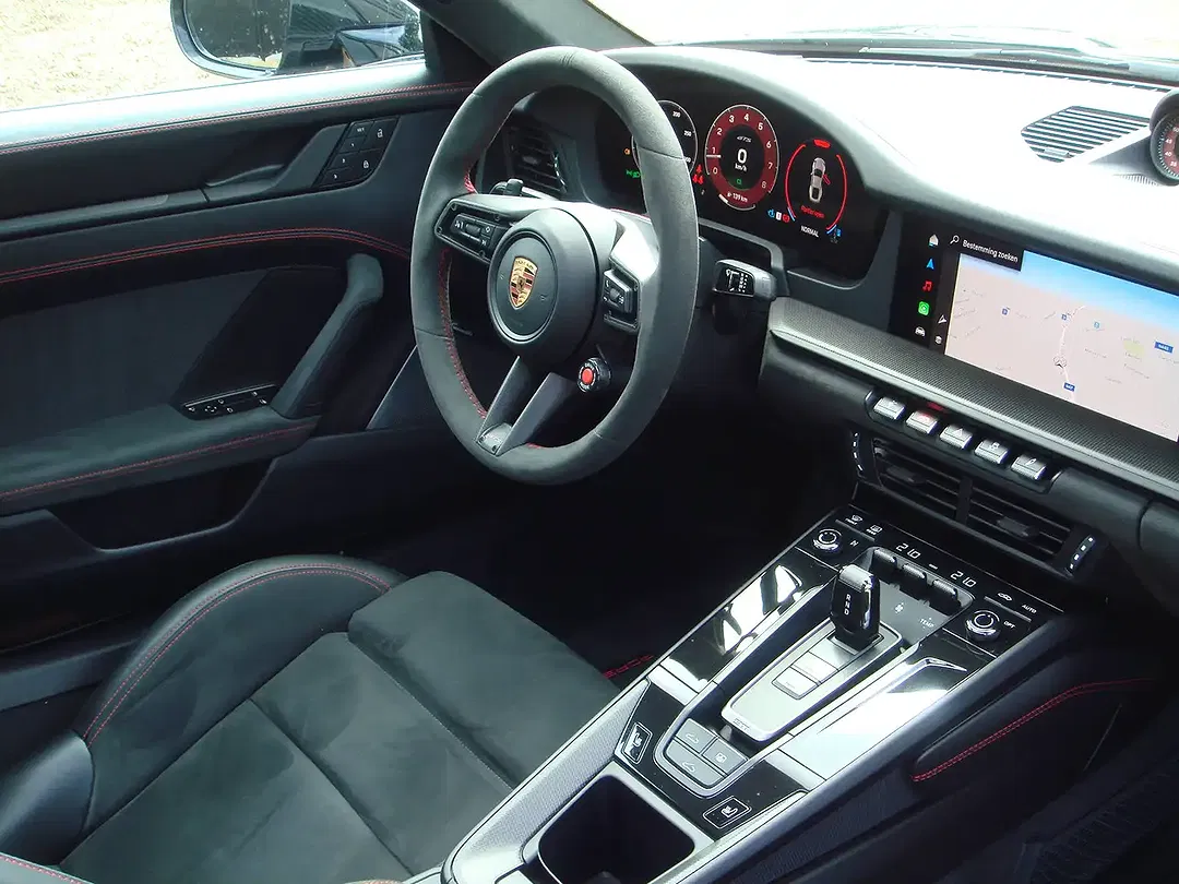 Porsche 911 Hybrid GTS - Thumbnail 6