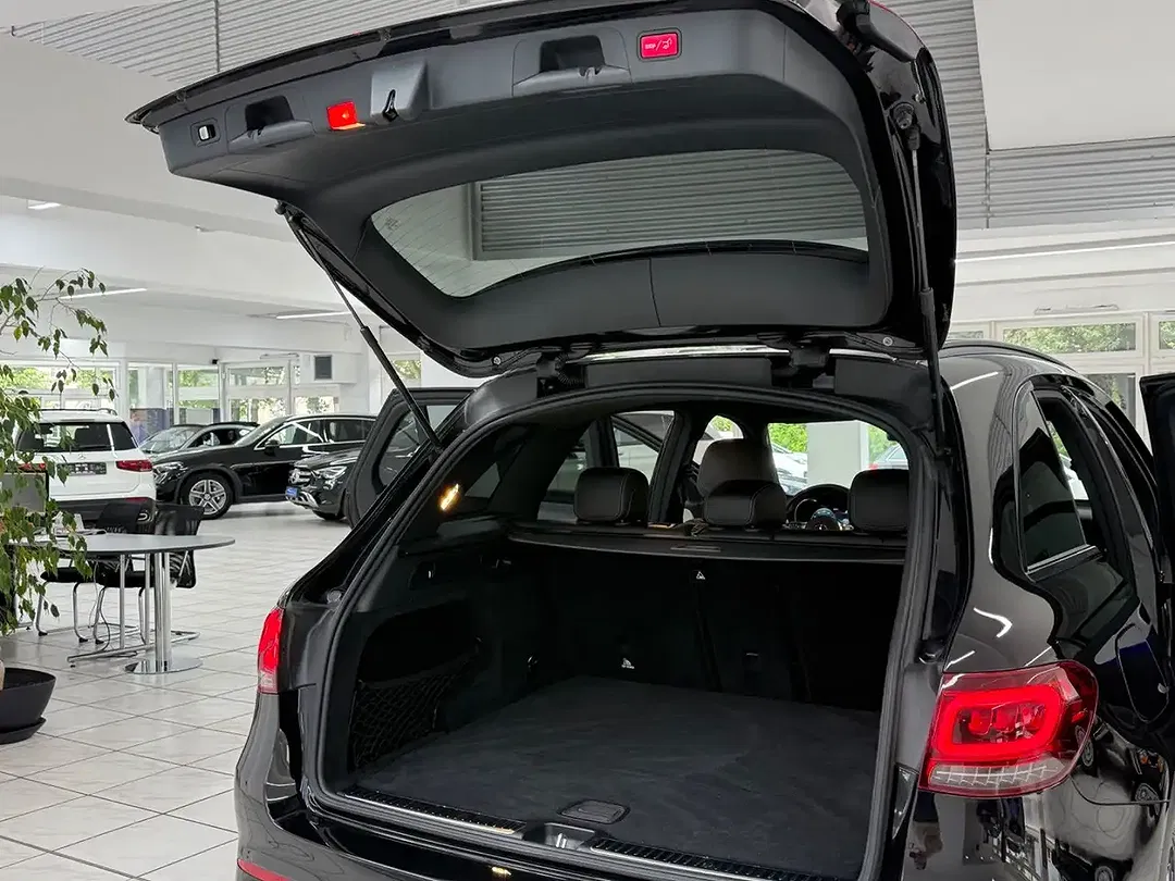 Mercedes-Benz GLC 220 4MATIC AMG Line Night - Thumbnail 12