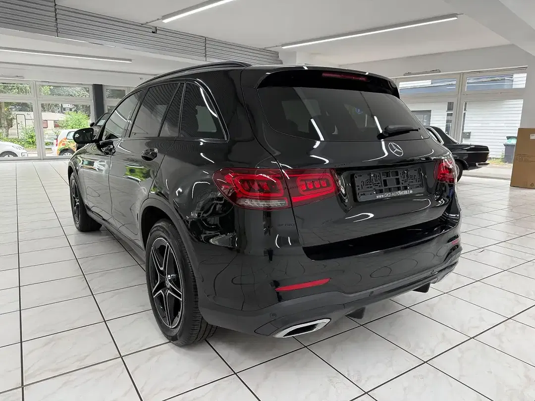 Mercedes-Benz GLC 220 4MATIC AMG Line Night - Thumbnail 2