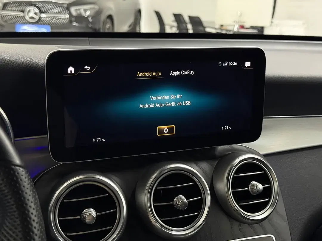Mercedes-Benz GLC 220 4MATIC AMG Line Night - Thumbnail 26