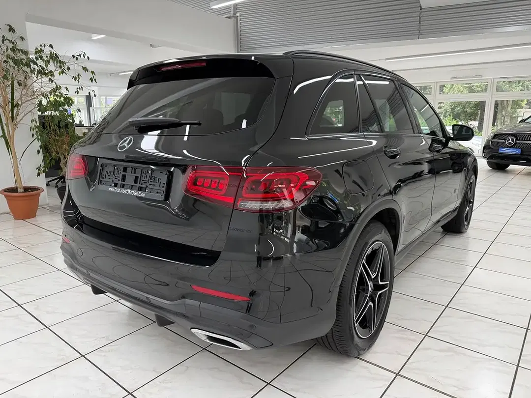 Mercedes-Benz GLC 220 4MATIC AMG Line Night - Thumbnail 3