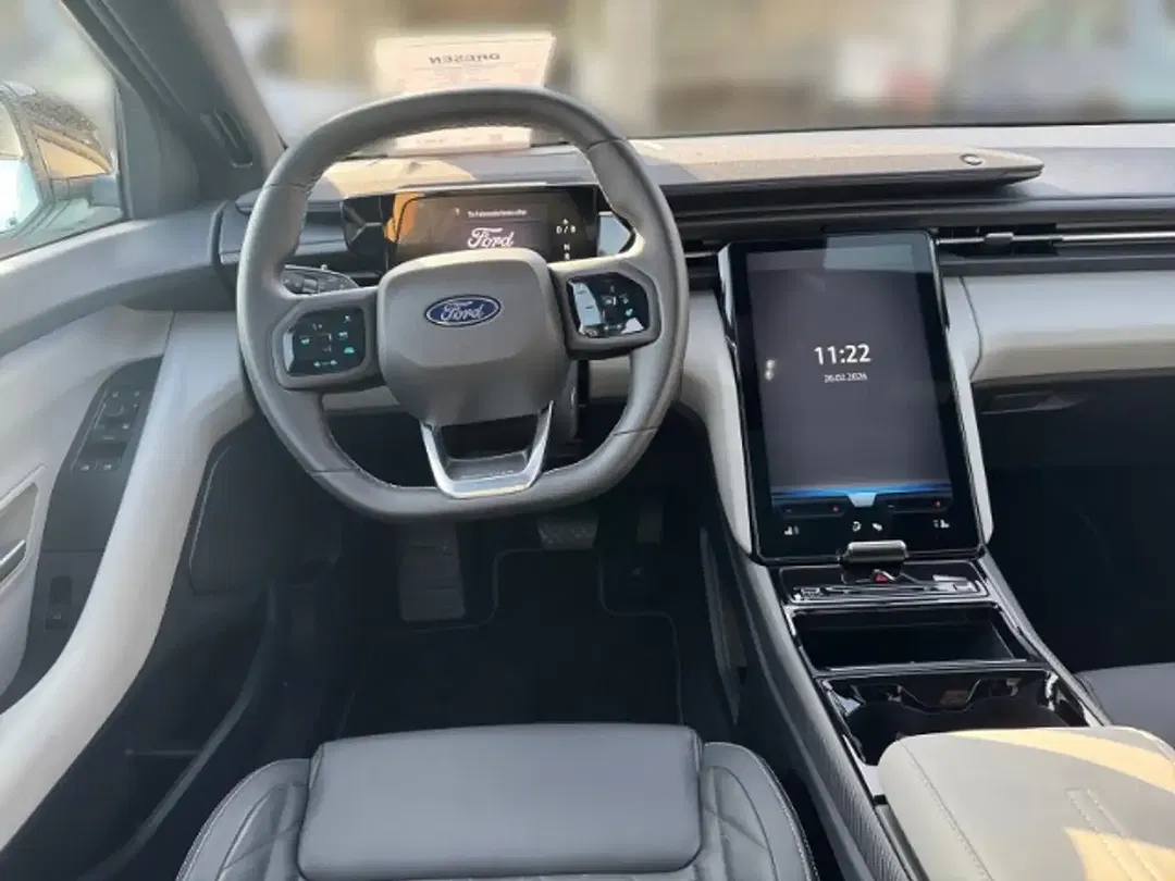 Ford Explorer EV Premium - Thumbnail 10