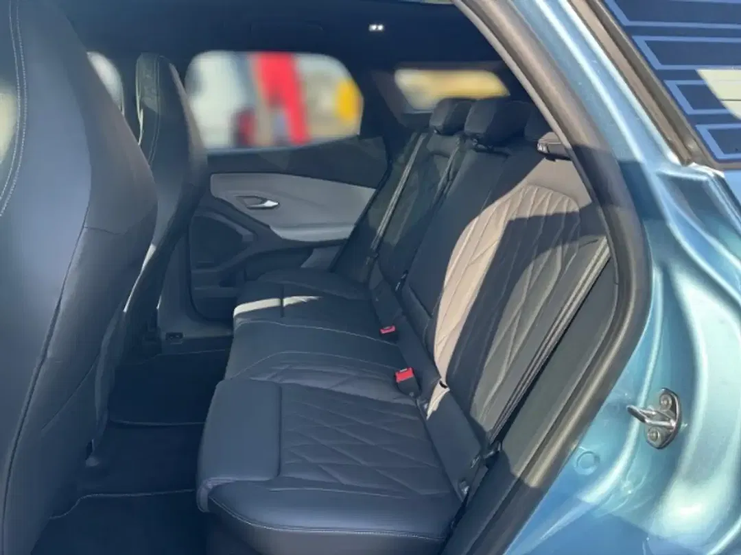 Ford Explorer EV Premium - Thumbnail 13