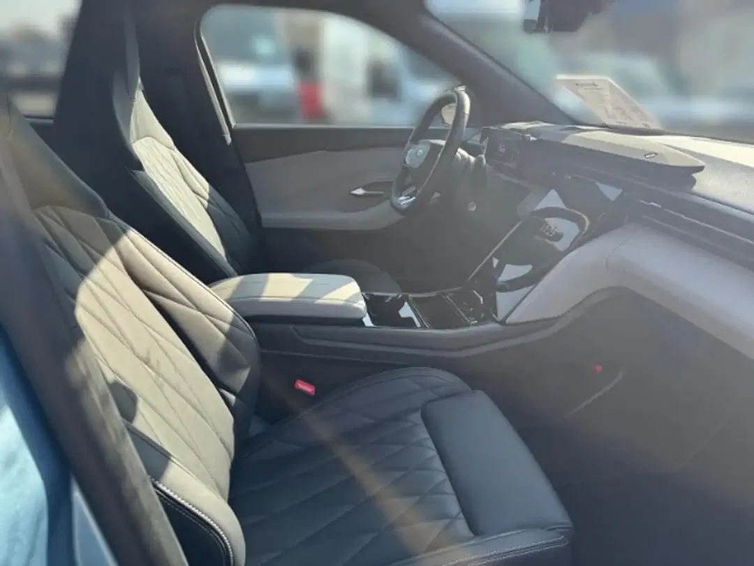 Ford Explorer EV Premium - Thumbnail 14