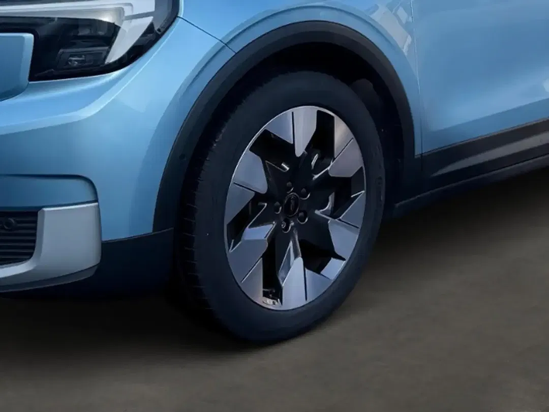 Ford Explorer EV Premium - Thumbnail 6