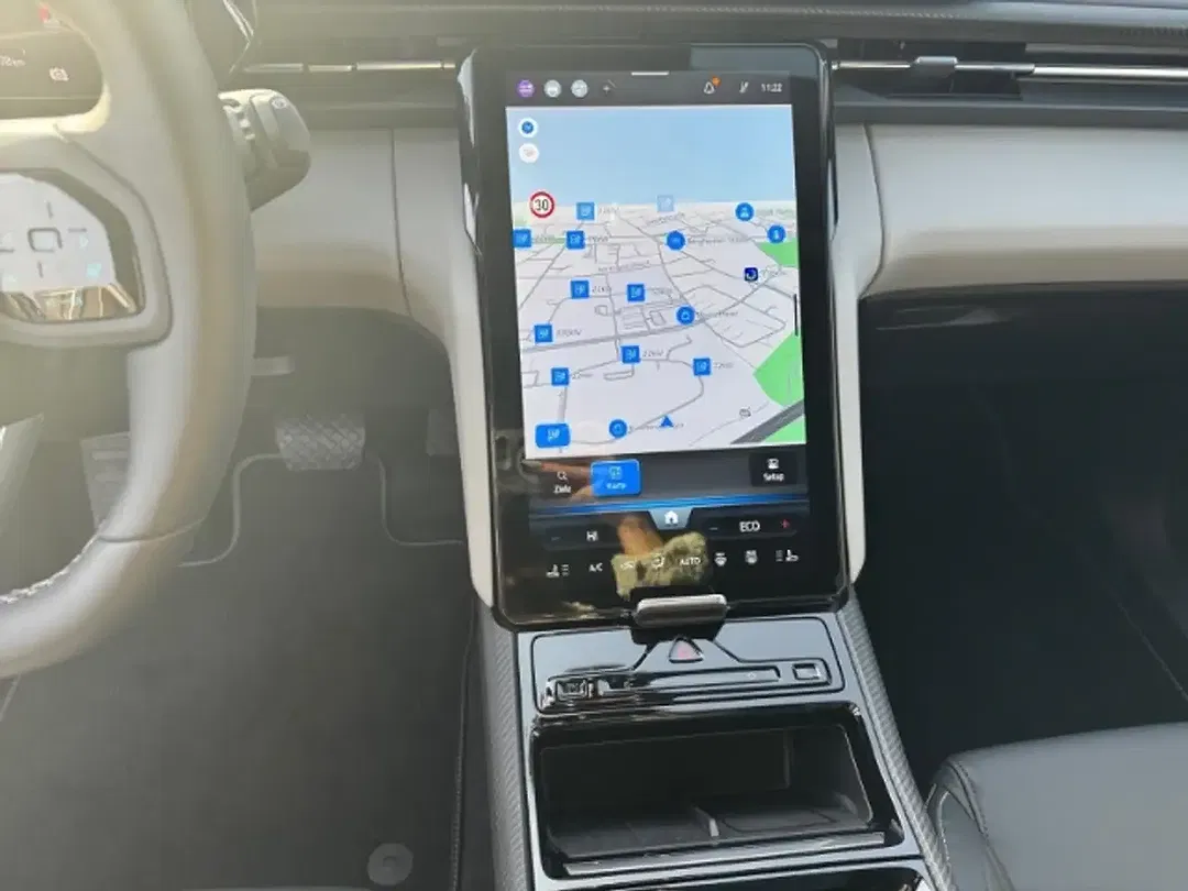 Ford Explorer EV Premium - Thumbnail 9