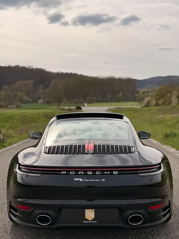 Porsche 911 Carrera S - Thumbnail 12