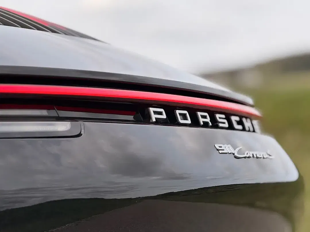 Porsche 911 Carrera S - Thumbnail 22