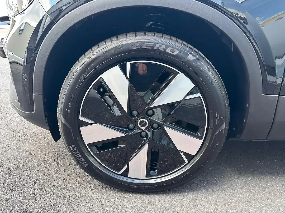 Volvo EX40 AWD Plus - Thumbnail 13