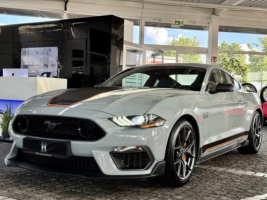 Ford Mustang - Thumbnail 11