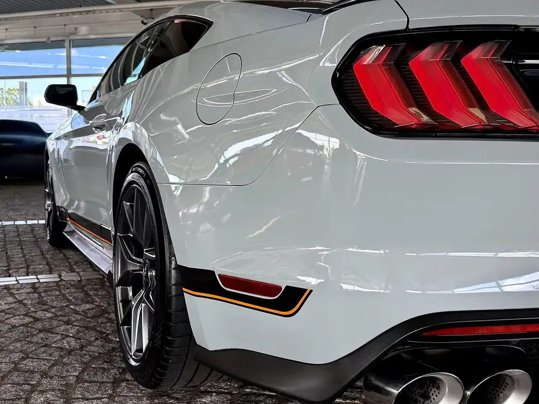 Ford Mustang - Thumbnail 14