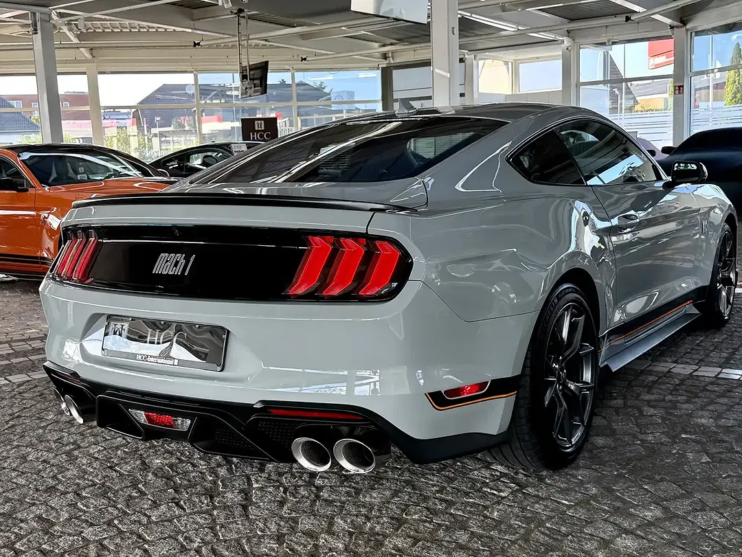 Ford Mustang - Thumbnail 5