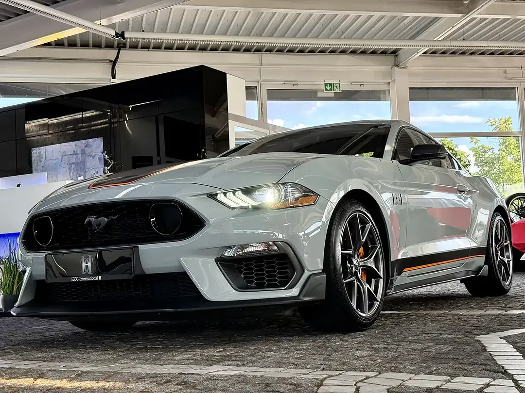 Ford Mustang - Thumbnail 6