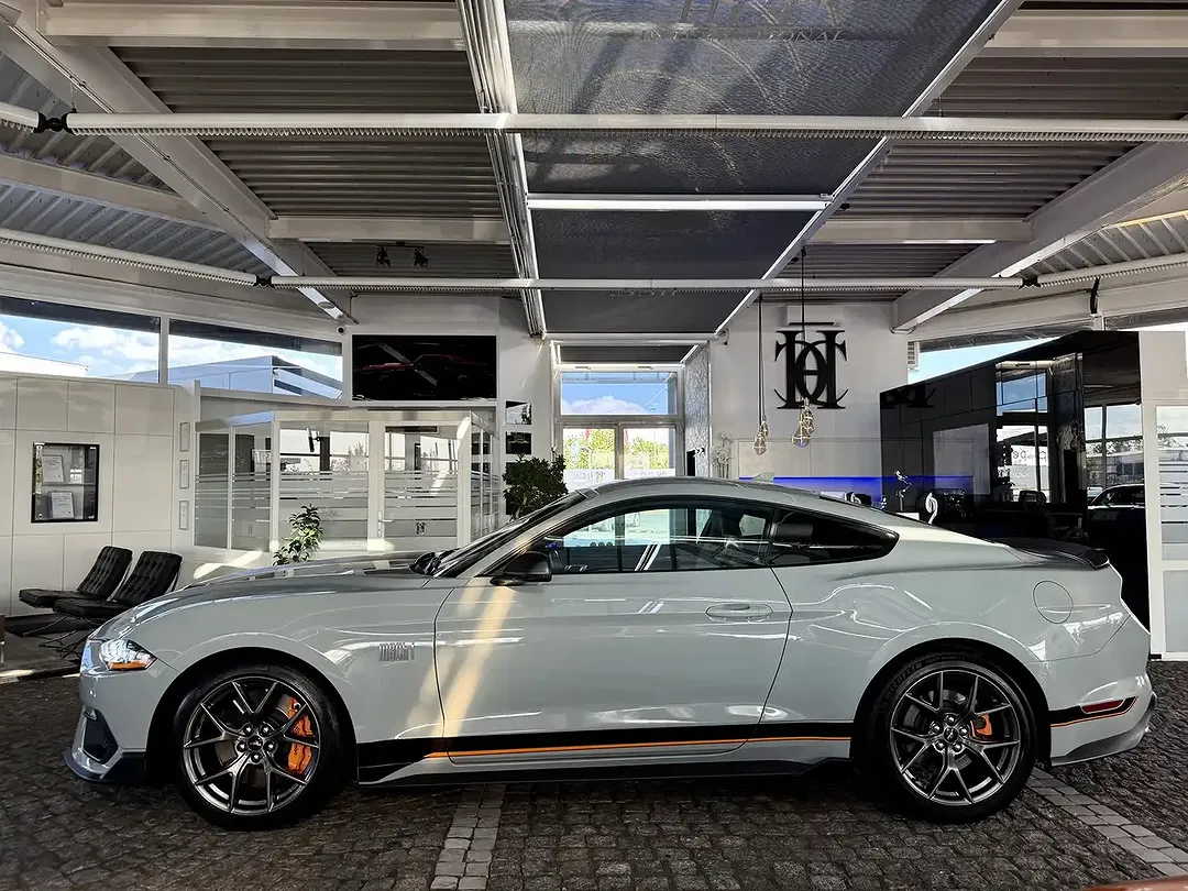 Ford Mustang - Thumbnail 7