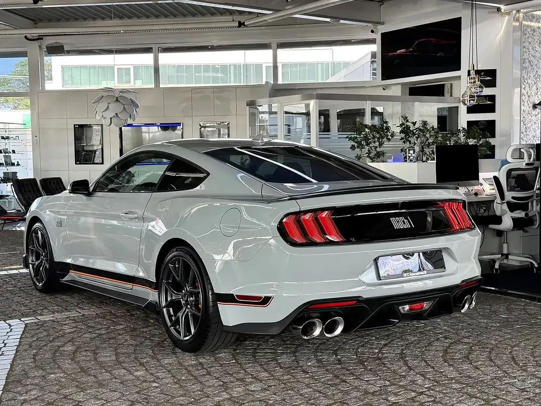 Ford Mustang - Thumbnail 9
