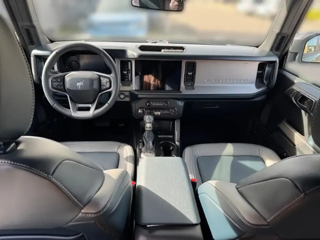 Ford Bronco 4x4 - Thumbnail 11