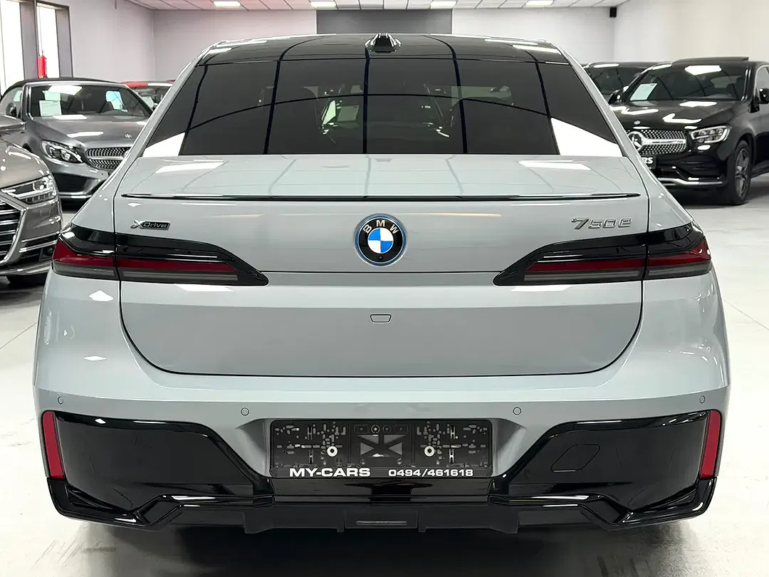 BMW 750 PHEV Pro - Thumbnail 10