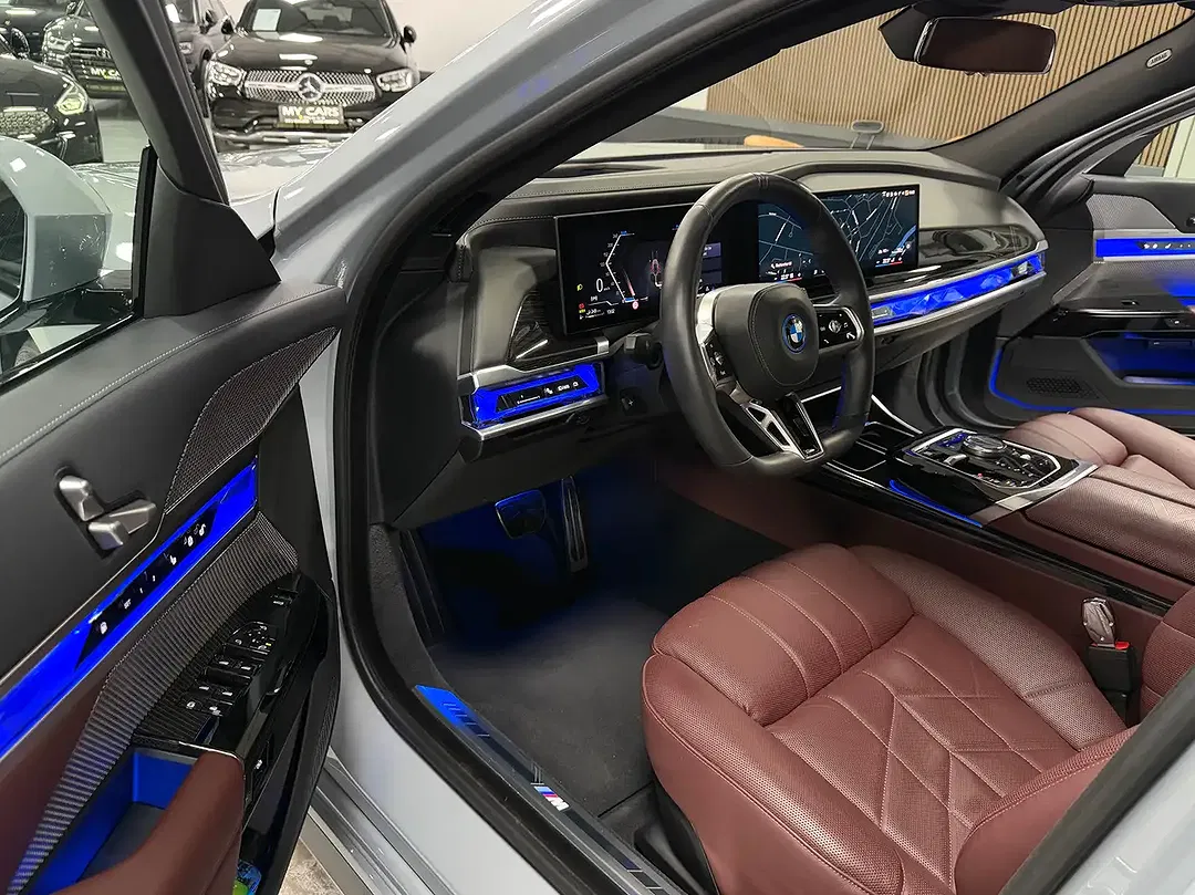 BMW 750 PHEV Pro - Thumbnail 13