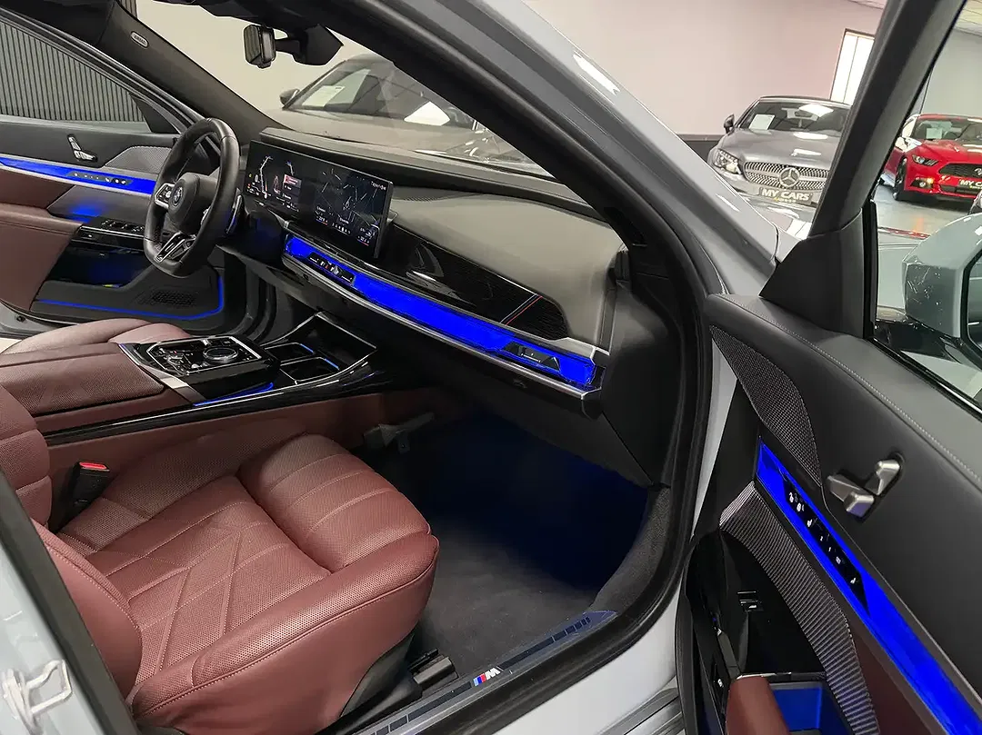 BMW 750 PHEV Pro - Thumbnail 14
