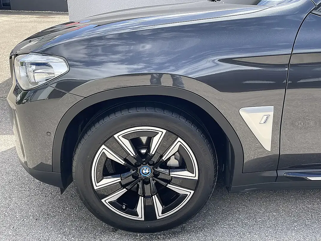 BMW iX3 - foto 8