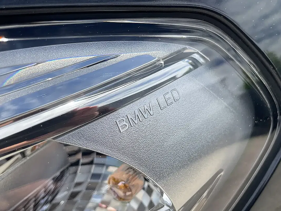BMW iX3 - Thumbnail 3