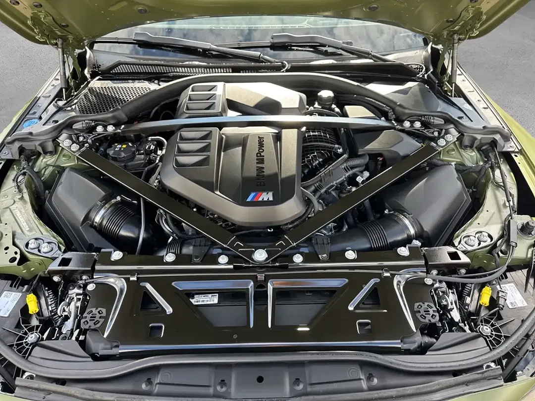 BMW M4 xDrive Competition Convertible - Thumbnail 14